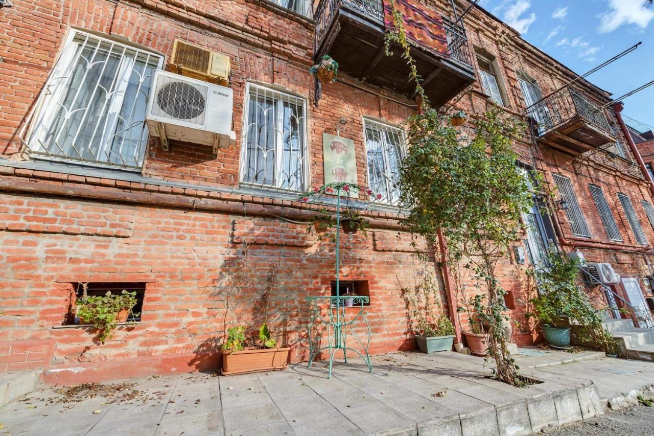 House 52 Boutique Hotel Tbilisi Exterior photo