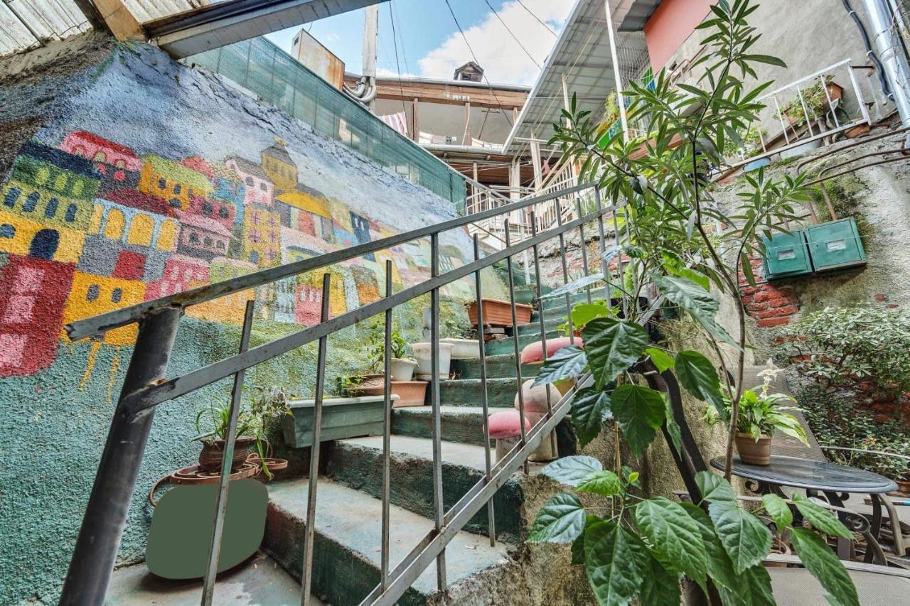House 52 Boutique Hotel Tbilisi Exterior photo